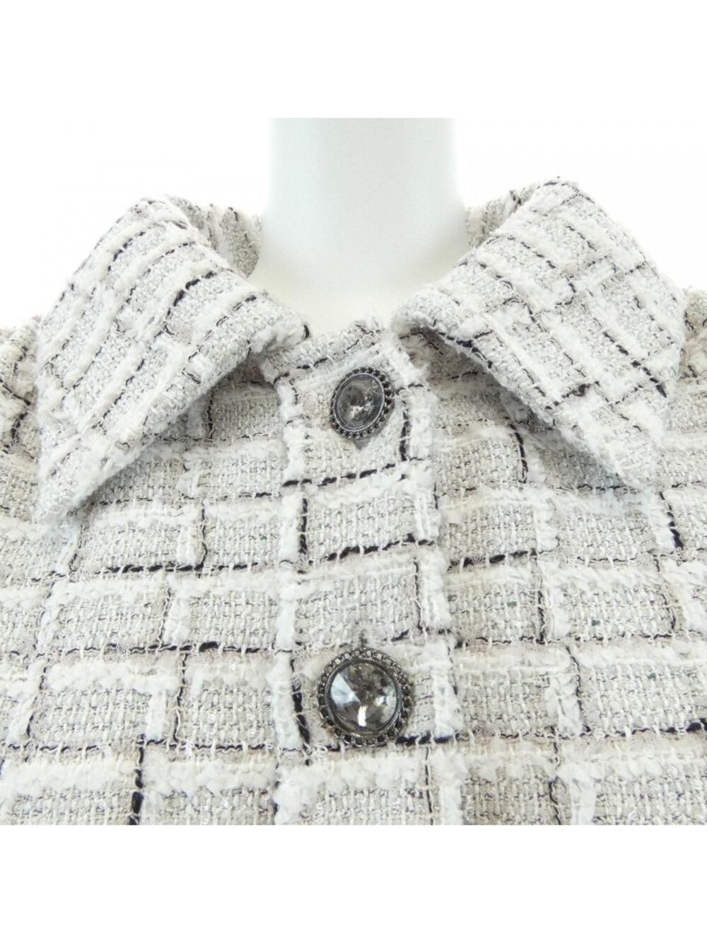 Chanel Jacket White - Picture 6 of 7